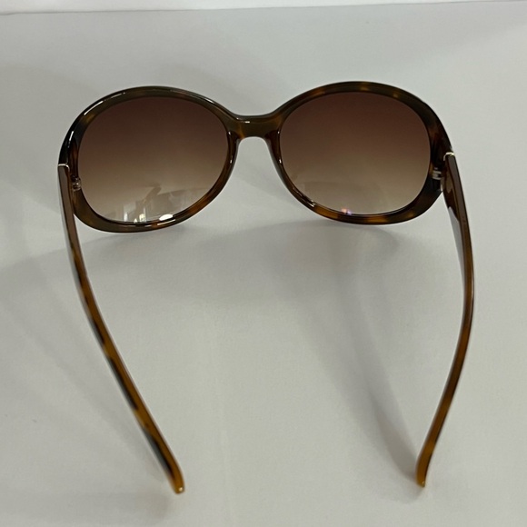 Tahari Oval Oversized Tortoise Shell Sunglasses - Picture 7 of 12